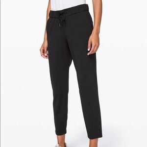 LULULEMON on the fly pants